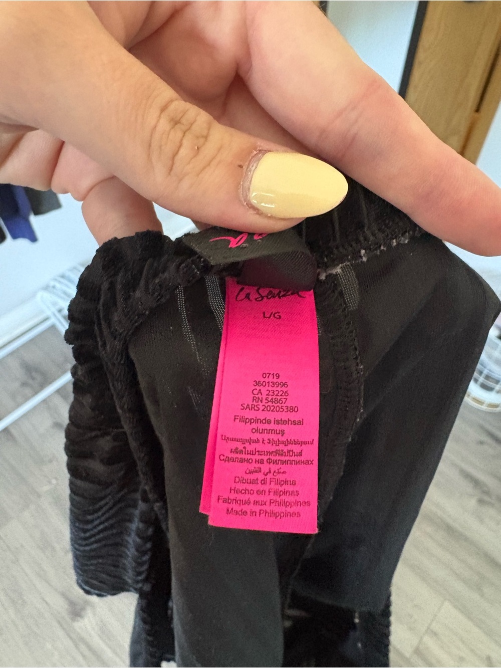 La SENZA Black Striped Velvet Sleep Shorts - Picture 3 of 3